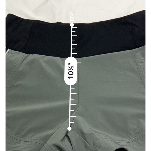 Athleta Women's Gray/Black Striped Ascender Running Shorts Size 6 Pockets - Picture 11 of 12